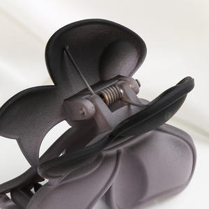 Pinza de Pelo Grande de Resina con Flor para Mujer y Niña, Pinza de Mariposa de Plástico Mate Esmerilado Mediana, Pinza Hueca con Lazo para Cabello Grueso - Product Image 4