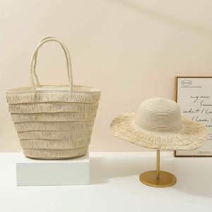 Sac fourre-tout tendance grande capacité pour femme avec fermeture éclair, nouveau sac de plage en paille tressée 2025 avec pompons - Product Image 5