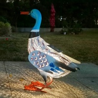 Décoration de jardin extérieure en métal en forme de canard, ornement animalier pour la maison, lumière solaire intégrée