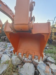 รถขุดฮิตาชิ ZX200G มือสอง เครื่องจักรก่อสร้างหนัก ทนทาน น้ำหนัก 20 ตัน บุ้งกี๋ 0.8 ลูกบาศก์เมตร เครื่องยนต์ 70 กิโลวัตต์ เกียร์บ็อกซ์ PLC ปั๊มไฮดรอลิก - Product Image 6