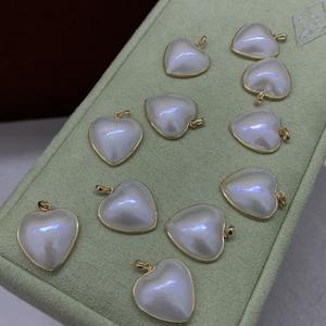 Colgante de Perla Mabe en Forma de Corazón Mabei World, 17 mm, Engaste con Baño de Oro, Joyería Romántica, Amuleto, Regalo Unisex - Product Image 3