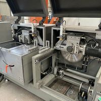 Sierra ingletadora CNC de doble cabezal extralarga de alta precisión para corte de perfiles de aluminio y fabricación de ventanas