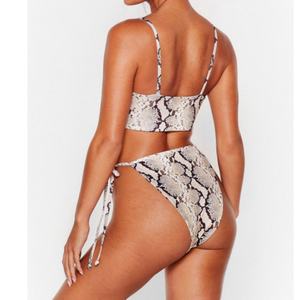 ชุดบิกินี่ทรงสามเหลี่ยมแบบไหล่เดียวสำหรับผู้หญิง ผ้ายืดสแปนเด็กซ์/โพลีเอสเตอร์ พร้อมโลโก้สั่งทำ สายผูกด้านข้าง ทรงวีสตริง ชุดว่ายน้ำสองชิ้น แห้งเร็ว OUTPACE - Product Image 4