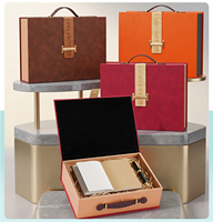 Boîte cadeau en cuir personnalisée avec poignée, élégante, haut de gamme, avec estampage à chaud et gaufrage, très vendue
