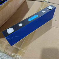 Cellule de batterie LiFePO4 prismatique OEM 3,2 V 127 Ah de qualité A pour applications solaires, véhicules électriques, systèmes de stockage d'énergie (ESS), voiturettes de golf et applications marines