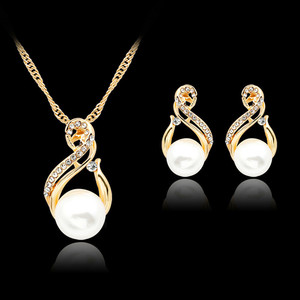 Best Selling Elegant Women Wedding Pearl Pendant Earrings Necklace Sets 18K Gold Plated Plated Bridal Pearl Jewelry Sets