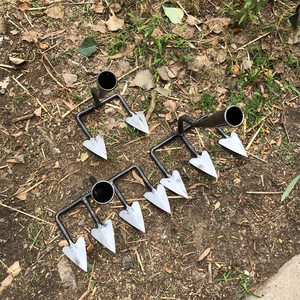 Outil de jardinage de haute qualité, <span class=keywords><strong>houe</strong></span> triangulaire à <span class=keywords><strong>deux</strong></span> <span class=keywords><strong>dents</strong></span> avec manche en bois - Product Image 5