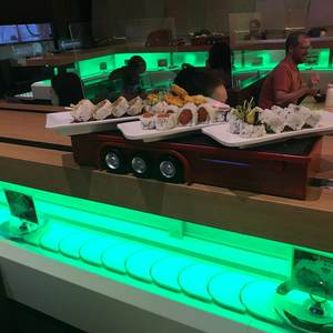 หุ่นยนต์ส่งอาหารปรับแต่งรูปลักษณ์ได้ รถไฟความเร็วสูงแบบชินซังเก็น สายพานลำเลียงแบบหมุน รถไฟซูชิสำหรับร้านอาหาร - Product Image 2