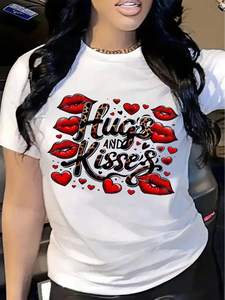 Camiseta con estampado de labios Hugs And Kisses para mujer, manga corta, cuello redondo, informal, 100% algodón, idea de regalo para el día de San Valentín - Product Image 3