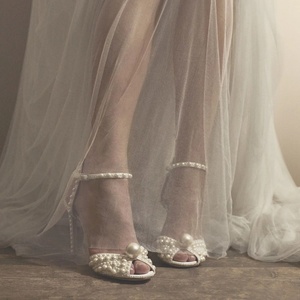 Handmade Customized Pearl Sandals Designer High Quality Fashion Wedding Dress Shoes Ladies Heels - Product Image 4