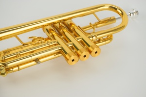 Trompette professionnelle en Do, laiton de haute qualité, finition laquée or, instrument à vent durable et adapté aux débutants, électrolyse. - Product Image 3