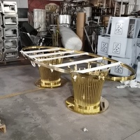 Nouvelle table de réception ovale en acier inoxydable doré avec plateau en verre blanc pour 15 personnes, idéale pour les fêtes, les hôtels, les mariages