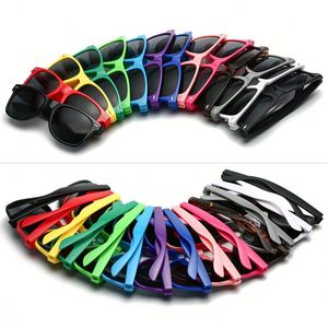 <b>Vintage</b> Studded Retro <b>Sunglasses</b>, Classic UV400 Fashion Shades for Men and Women, European and American Style - Product Image 3