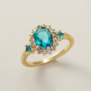 Anello con Design Floreale Ovale, Stile Creativo per Donne - Product Image 1