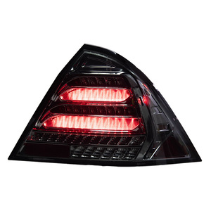 Conjunto de Luces Traseras LED Ahumadas XUNBAI de 12 V con 1 Año de Garantía para Clase C <span class=keywords><strong>W203</strong></span> 2000-2006, Señal de Giro Secuencial, Luz de Freno DRL - Product Image 1