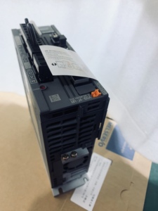 Systèmes de commande PLC série MR-J4, modèle MR-J4-500A pour l'automatisation industrielle - Product Image 2