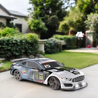 Voiture RC de drift 2.4G 4CH Supra 1:16 avec lumières LED, retour automatique, portée >50m, fonction fumée, performance de drift TPR, batterie presque prête