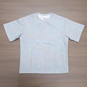 Camiseta Personalizada de Alta Calidad para Hombre, Cuello Redondo, con Logotipo Impreso, Corte Cuadrado, con Pedrería Brillante - Product Image 2