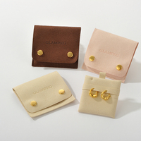 Pochette à bijoux personnalisée GLAMPKG en microfibre moderne, 8*8cm, carrée, portable, avec bouton pression, sac de rangement de luxe pour collier, boucles d'oreilles, bague