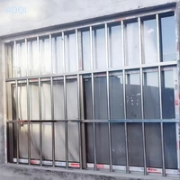 Fenêtres à battants en aluminium à double vitrage insonorisées et isolées pour les villas et les résidences. Conception moderne certifiée Energy Star