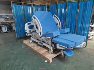 Équipement hospitalier MT MEDICAL Lit d'accouchement multifonctionnel réglable Lit d'accouchement gynécologique Table d'opération de luxe - Product Image 6