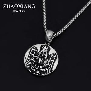 Collier tendance personnalisé en acier inoxydable avec pendentif religieux rond gravé, accessoires féministes et rétro pour hommes - Product Image 4