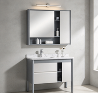 Meuble-lavabo moderne blanc en bois massif avec vasque en céramique, portes en contreplaqué, finition laquée, armoire miroir sur pied