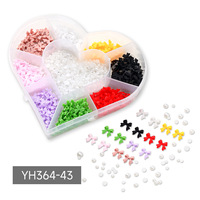 Nouveauté 2025 – Boîte de 15 compartiments de breloques 3D en résine pour ongles – Nœuds élégants, roses et perles assortis pour le nail art DIY (Vente en gros) – Décorations pour ongles