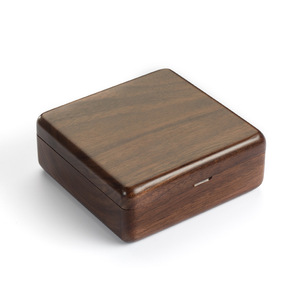 Logo personalizzato inciso eco-friendly di alta qualità noce di lusso piccola scatola di <span class=keywords><strong>legno</strong></span> <span class=keywords><strong>confezione</strong></span> <span class=keywords><strong>regalo</strong></span> fidanzamento gioielli da sposa anello di <span class=keywords><strong>legno</strong></span> - Product Image 4