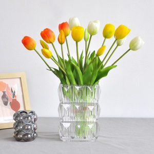 Bouquet de tulipes artificielles en fil de caoutchouc souple, décoration haut de gamme pour la maison, accessoires de photographie - Product Image 1