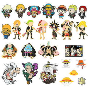 Une pièce broche Luffy Pirates caraïbes dessin animé Anime insigne en métal personnage japonais gravé alliage huile goutte métal artisanat - Product Image 1