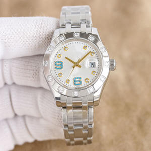 Fabriqué en acier inoxydable 904L, équipé d'un mouvement mécanique automatique et doté d'un double système d'étanchéité. Montre pour femmes - Product Image 1