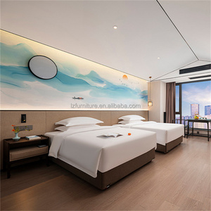 Ensemble de chambre d'hôtel commercial : Cadre de lit double en bois avec tête de lit intégrée pour projets hôteliers économiques - Product Image 1