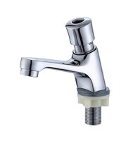 Robinet de lavabo à bouton-poussoir à fermeture automatique en laiton contemporain