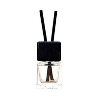 Diffuseur de parfum carré en verre de 8 ml pour grille d'aération de voiture, sans flamme, à huiles essentielles, pour décoration intérieure d'hôtel