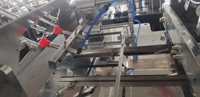 Machine de fabrication de gobelets à ondulation en papier jetables entièrement automatique comprenant un moteur et un engrenage de composants de base pour la ligne de production de café