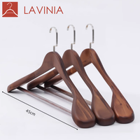 Cintres en bois de luxe Lavinia Manteau de qualité supérieure Cintre en bois personnalisé Barre d'épaule large pour armoire Cuisine Nettoyage Garage Utilisation