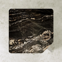 Table basse de luxe en marbre biseauté avec pieds en métal, style déstructuré, pour la maison de rêve