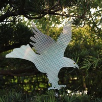 Faux aigle suspendu réfléchissant aigle pic oiseau dispositif de contrôle dissuasif effrayer les oiseaux pour les fenêtres de la maison jardin extérieur