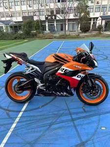 Moto de course pour adultes 600cc 4 cylindres à refroidissement liquide, carénage complet, moteur à essence, pour la piste et la route - Product Image 1