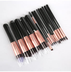 Ensemble de pinceaux de maquillage professionnel de 14 pièces, synthétique de qualité supérieure, doux et soyeux, manche en bois, pinceau éventail, poudre pour le visage, ombre à paupières, anticernes, eye-liner - Product Image 5