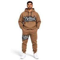 Ensemble sweat-shirt et pantalon de survêtement marron surdimensionné pour homme, imprimé avec le logo « Blessed », style streetwear décontracté, tenue de jogging pour l'automne