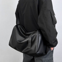 Nouveau design 2026 – Sac à bandoulière de sport pour homme en PU souple, grande capacité, avec logo personnalisé – Sac messager minimaliste