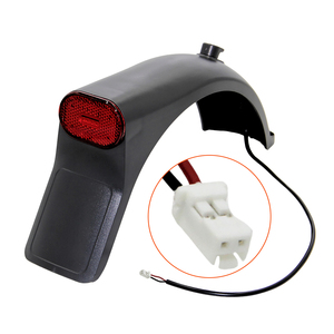 Guardabarros trasero original MI5 PRO con luz trasera para scooter eléctrico MI5 PRO, piezas de repuesto y accesorios de reparación. - Product Image 1