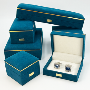 Joyero de cuero de terciopelo de lujo personalizado al por mayor de alta calidad organizador de embalaje anillo de regalo collar joyero - Product Image 1