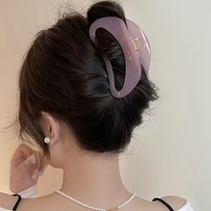 Nouvelle Pince à Cheveux Grande et Élégante Style Français, Creuse, en Forme de Requin, pour Femme, en Plastique Courbé, Couleurs Unies, Légère et Durable - Product Image 3