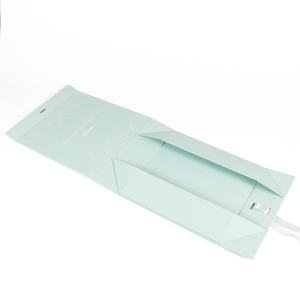 Boîte cadeau pliable en carton rigide Crown Win en matériaux recyclés, 48 cm, avec ruban pour l'emballage des chaussettes, boîte pliable écologique blanche - Product Image 4