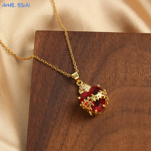 Collier Pendentif Cœur Sacré Plaqué <span class=keywords><strong>Or</strong></span> avec Chaîne Croisée et Zircon Cubique, Tendance et Polyvalent pour Femmes et Filles - Grande <span class=keywords><strong>Vente</strong></span> - Product Image 5