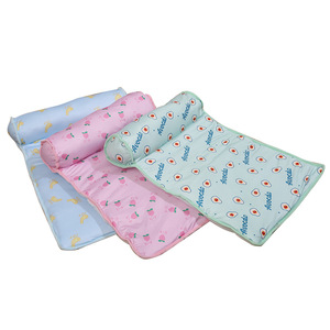 Tapis rafraîchissant de voyage en soie glacée <span class=keywords><strong>pour</strong></span> chiens et chats, portable, doux, respirant, lavable et durable <span class=keywords><strong>pour</strong></span> animaux de petite/moyenne taille - Product Image 5