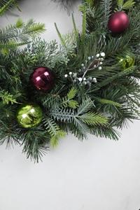 Couronne de Noël Artificielle Personnalisée avec Petites Boules – Décoration de Porte – Ventes Flash - Product Image 3